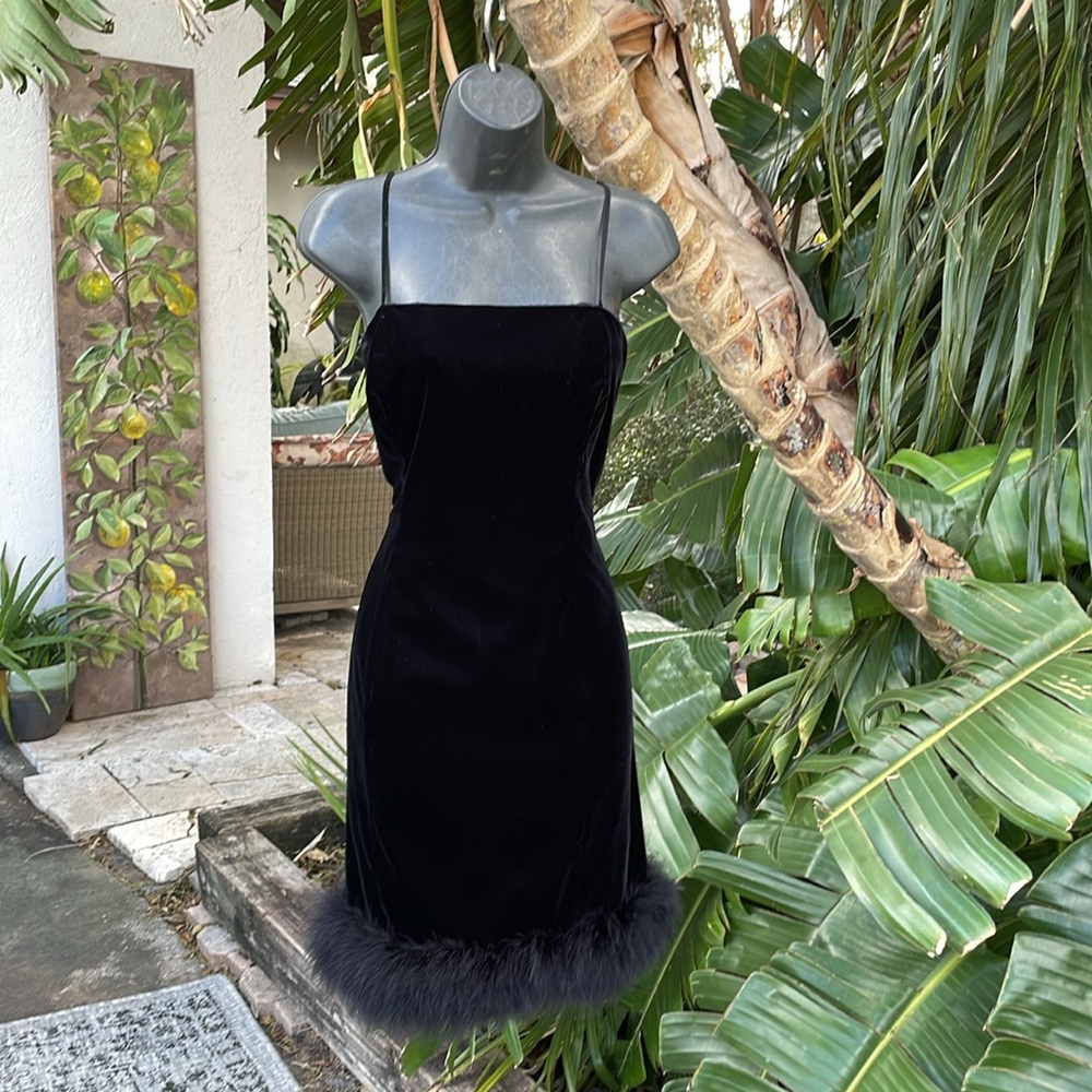 Donna Morgan strapless velvet dress with Maribu feather trim
